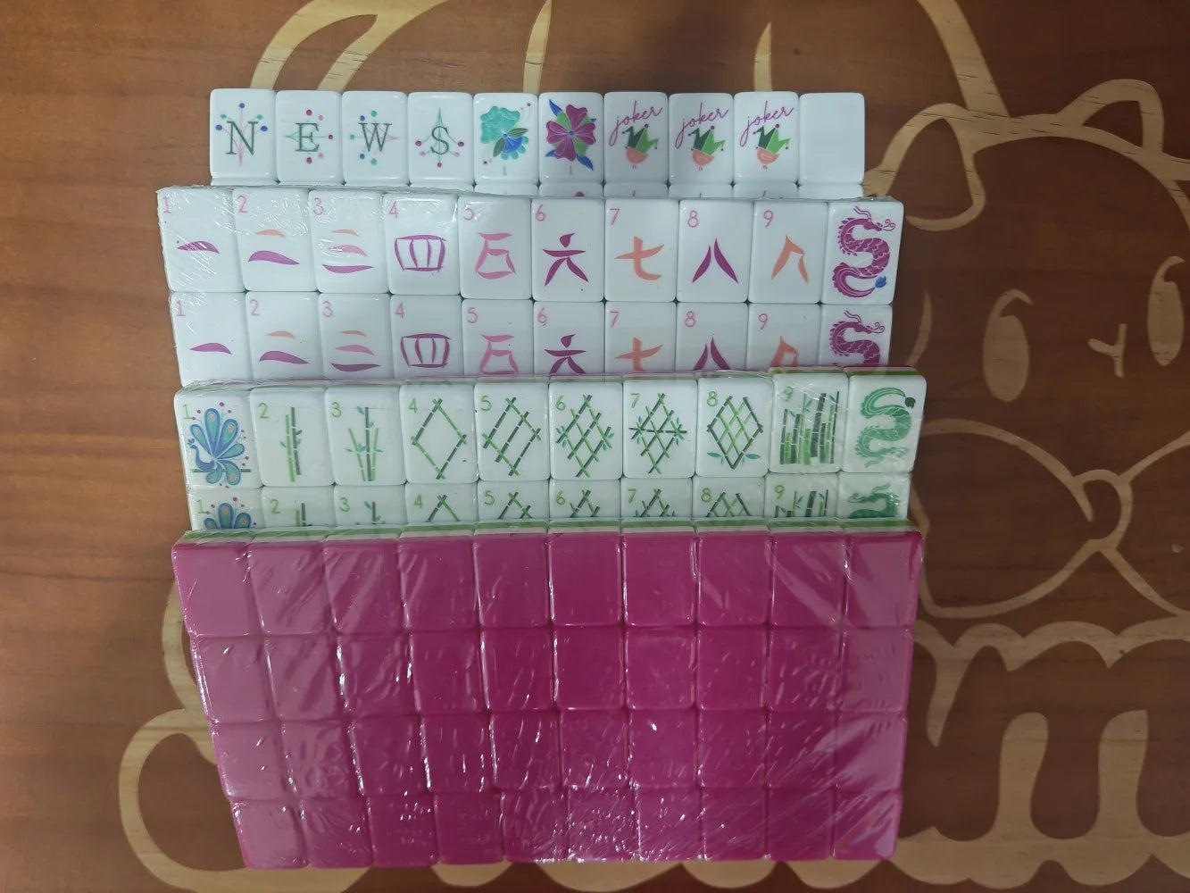 Hot Selling American Mahjong Set 160 Tiles 4-Layer Acrylic Mah Jongg Portable Travel Family Party Game surprise Gifts Mahjong (travel mahjong set)