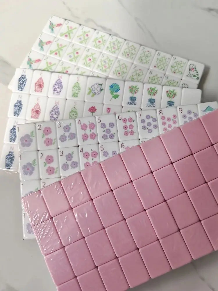 Hot Selling American Mahjong Set 160 Tiles 4-Layer Acrylic Mah Jongg Portable Travel Family Party Game surprise Gifts Mahjong (travel mahjong set)