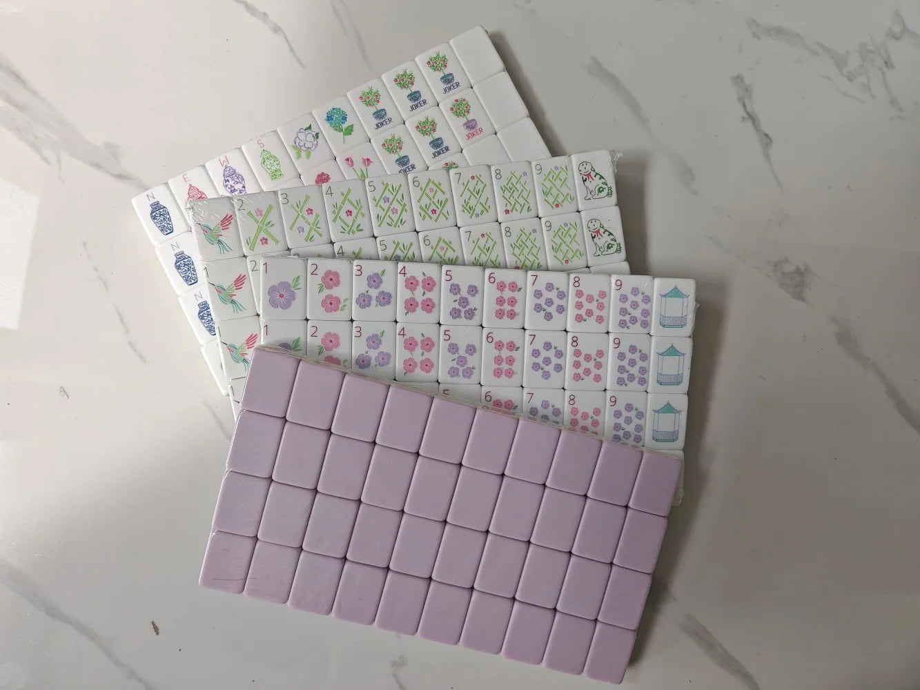 Customizable American Mahjong Sets 160 Tiles 4-Layer Acrylic Mah Jongg Surprise Gifts Mahjong Portable Travel Family Party Games (customizable mahjong set)