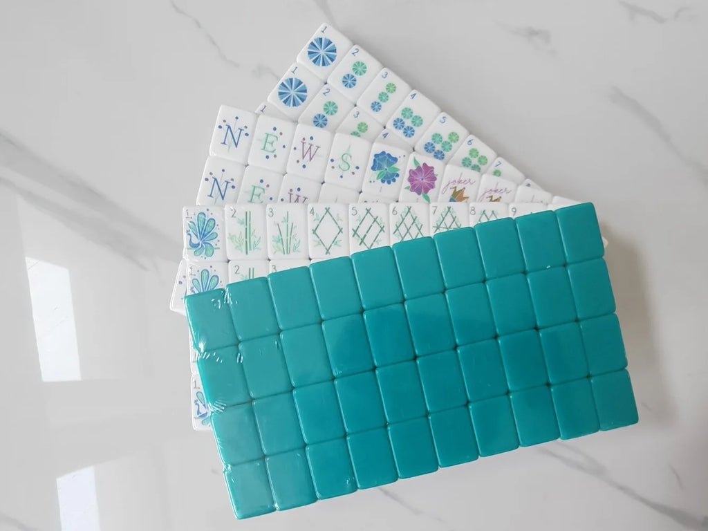 Customizable American Mahjong Sets 160 Tiles 4-Layer Acrylic Mah Jongg Surprise Gifts Mahjong Portable Travel Family Party Games (customizable mahjong set)